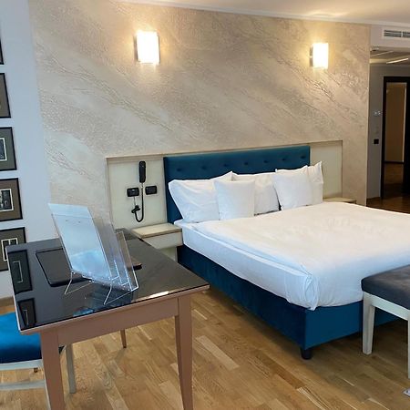 Hotel Paradis Kolozsvár Kültér fotó